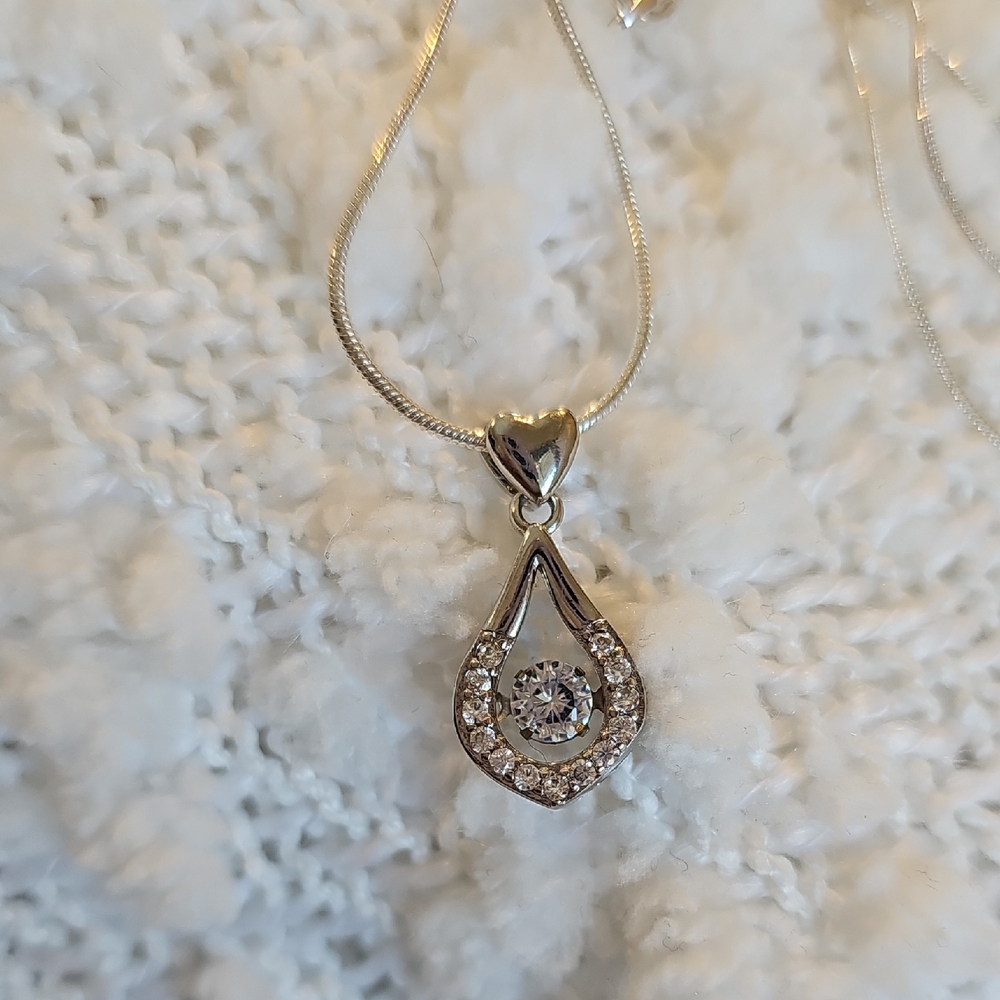 New Sterling Silver 925 Open Heart, Dancing Stone Pendant with chain Necklace